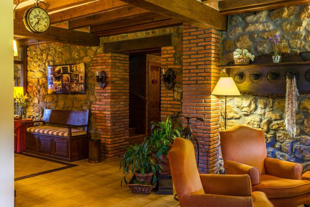 Posada Caborredondo サンティリャーナ・デル・マル エクステリア 写真